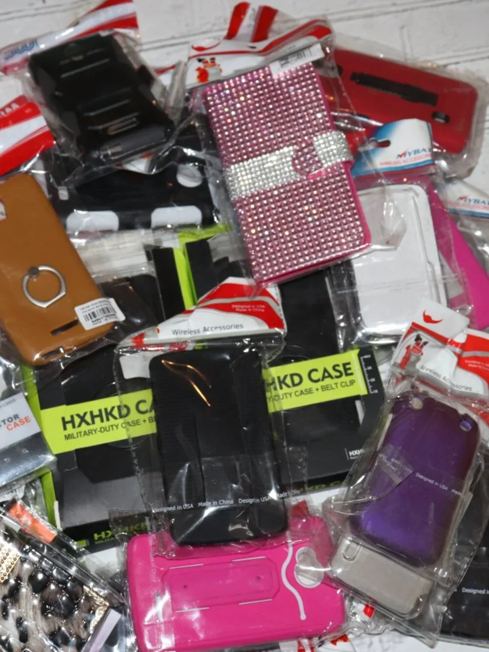 📦 Mystery Tech Box · ~30 Mixed Phone Cases · New Old Stock